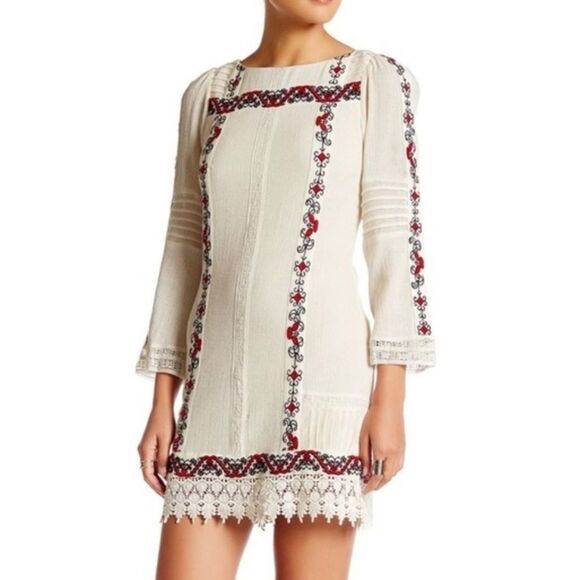 Alice + Olivia Dresses & Skirts - Alice + Olivia Riska Embroidered Cotton Dress